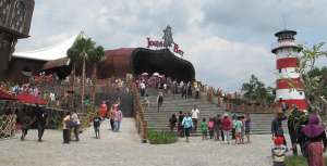 Berenang Asyik Hadiah Fantastik New Grand Levina di Jogja Bay Waterpark