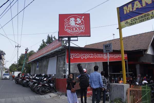 PREKSU (Ayam Geprek dan Susu)