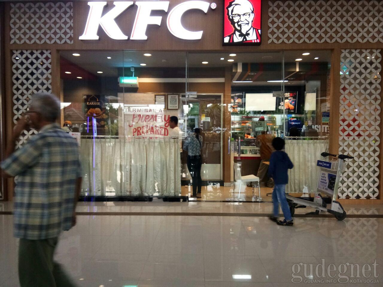 KFC - Bandar Udara Adisutjipto (JOG)