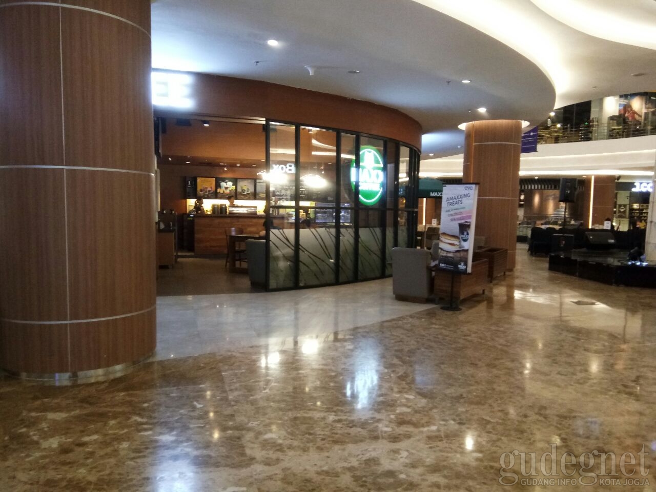 Maxx Coffee Lippo Plaza Jogja