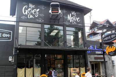 Move On Cafe