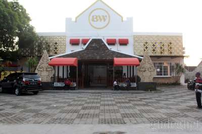 Pusat Oleh-oleh Batik dan Bakpia Wong Jogja (BW) 