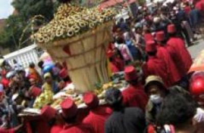 Gunungan Kutug Bromo