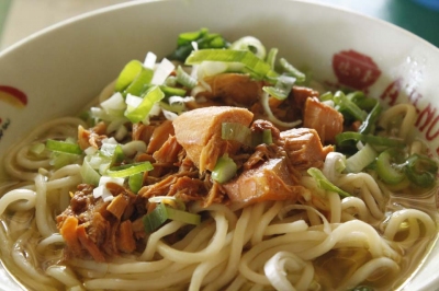 Mie Ayam dan Es Tape Pinggir Sawah 