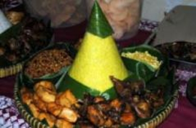 Nasi Tumpeng