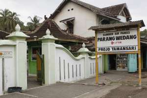 Pemandian Air Panas Parang Wedang
