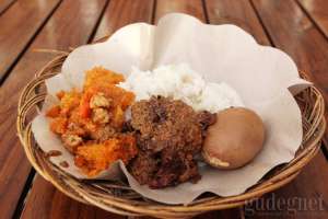 Gudeg Yu Djum Bandara Adisutjipto Yogyakarta