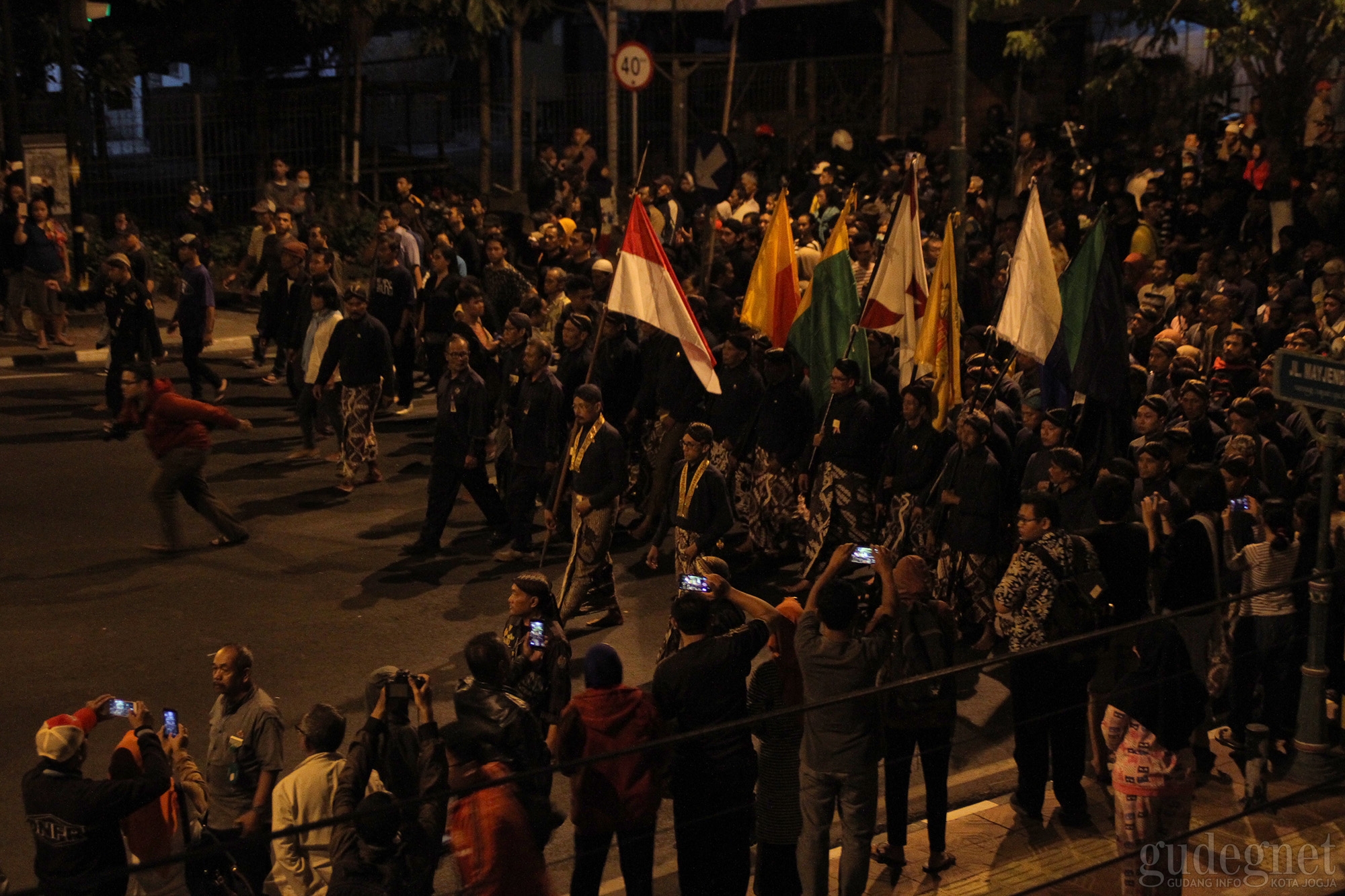 Mubeng Beteng Malam Satu Suro 