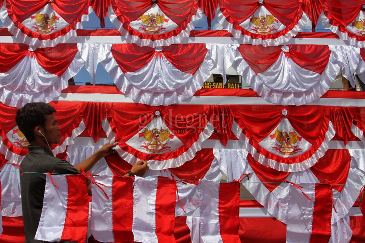 Penjual Bendera Merah Putih