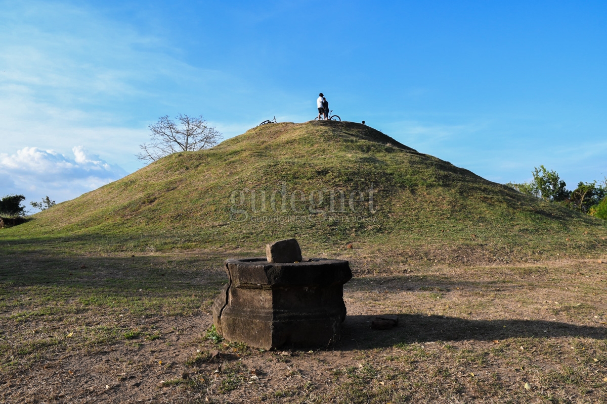Yoni Candi Abang 