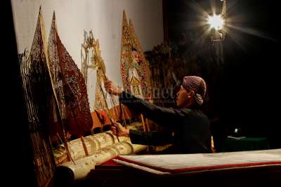 Dalang Wayang Kulit