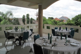 Ruang Makan Balkon