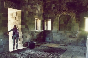 Candi ini ditemukan runtuh pada November, 1940