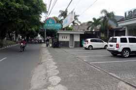 London Beauty Centre cabang jalan Suroto