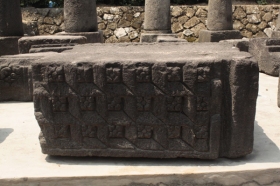 Reruntuhan Relief yang Ditemukan di Candi KalasaN