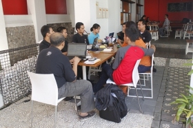 Cocok untuk rapat dan berkumpul bersama teman atau rekan kerja