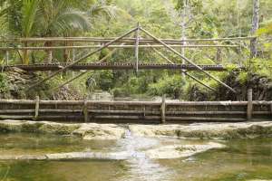 Jembatan di atas jurang Pulosari 