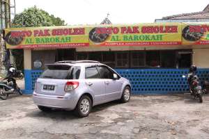 Bagian depan warung soto sapi pak Sholeh 