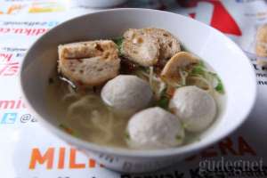 Bakso komplit campur ala warung bakso Bethesda 74