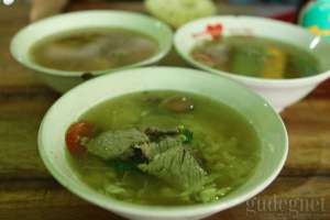 Soto daging sapi pak Marto rasanya segar dan dagingnya empuk