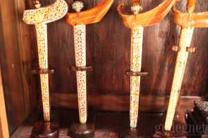 Beberapa koleksi keris. Harganya mulai Rp. 150.000,00 - Rp. 7.500.000,00