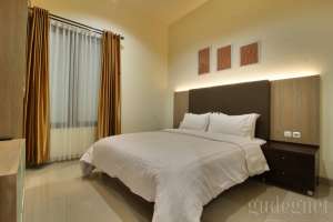 Room 1 in Family Room