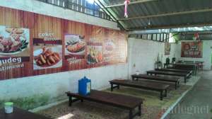 Suasana di warung Gudeg Mbah Cilik