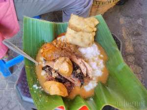 Bubur + Gudeg + Krecek + Suwir Ayam
