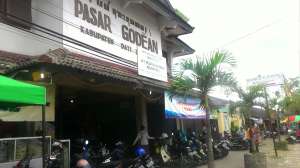 Bagian depan Pasar Godean yang tertata rapi