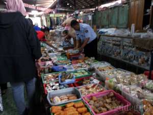 Suasana di dalam pasar Kotagede