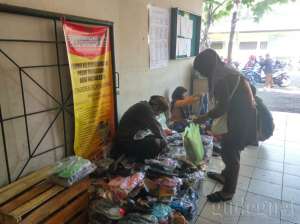 Suasana di dalam pasar Gedongkuning
