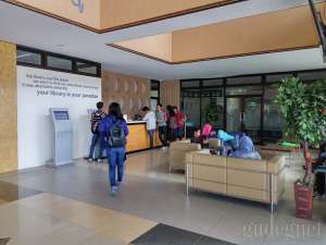 Lobby Grahatama Pustaka
