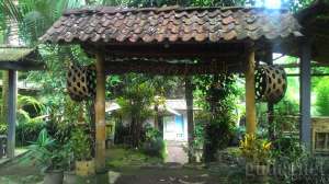 Gapura menuju area pemancingan