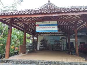 Desa wisata tenun Gamplong