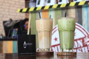 Ice cappucinno dan green tea late ala Caliber Cafe