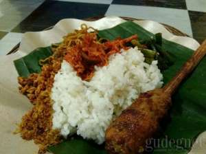 Nasi Jinggo ala Warung makan khas bali putra