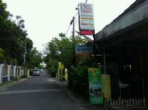 Warung makan khas bali putra jogja