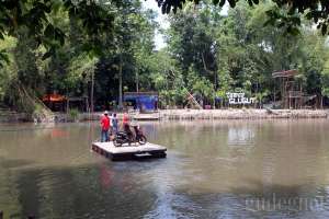 Perahu gethek Taman Glugut Wonokromo Bantul