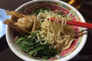 Mie Sapi + pangsit goreng
