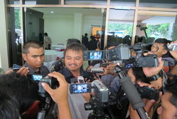KPU Copot APK, Roy Suryo Sewot