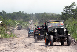 Meski BBM Naik, Wisata Petualangan Jeep Tetap Ramai Meski BBM Naik, Wisata Petualangan Jeep Tetap Ramai
