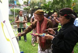 Ini Dia Cara Para Profesor Rayakan Hari Bumi Internasional Ini Dia Cara Para Profesor Rayakan Hari Bumi Internasional