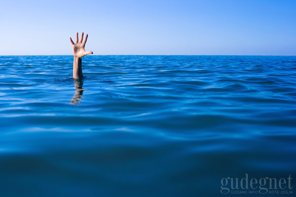 Ini 5 Cara Biar Selamat Saat Terseret Ombak Pantai Parangtritis