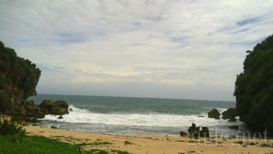 Melancong ke Empat Pantai Ini Dijamin Gak Nyesel Melancong ke Empat Pantai Ini Dijamin Gak Nyesel