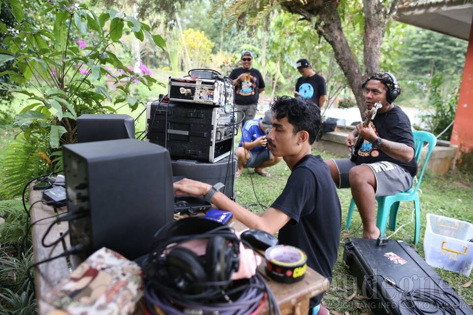 Endank Soekamti Siap ke Papua dan Siaran Bareng CitraNet dan Mikrotik Endank Soekamti Siap ke Papua dan Siaran Bareng CitraNet dan Mikrotik