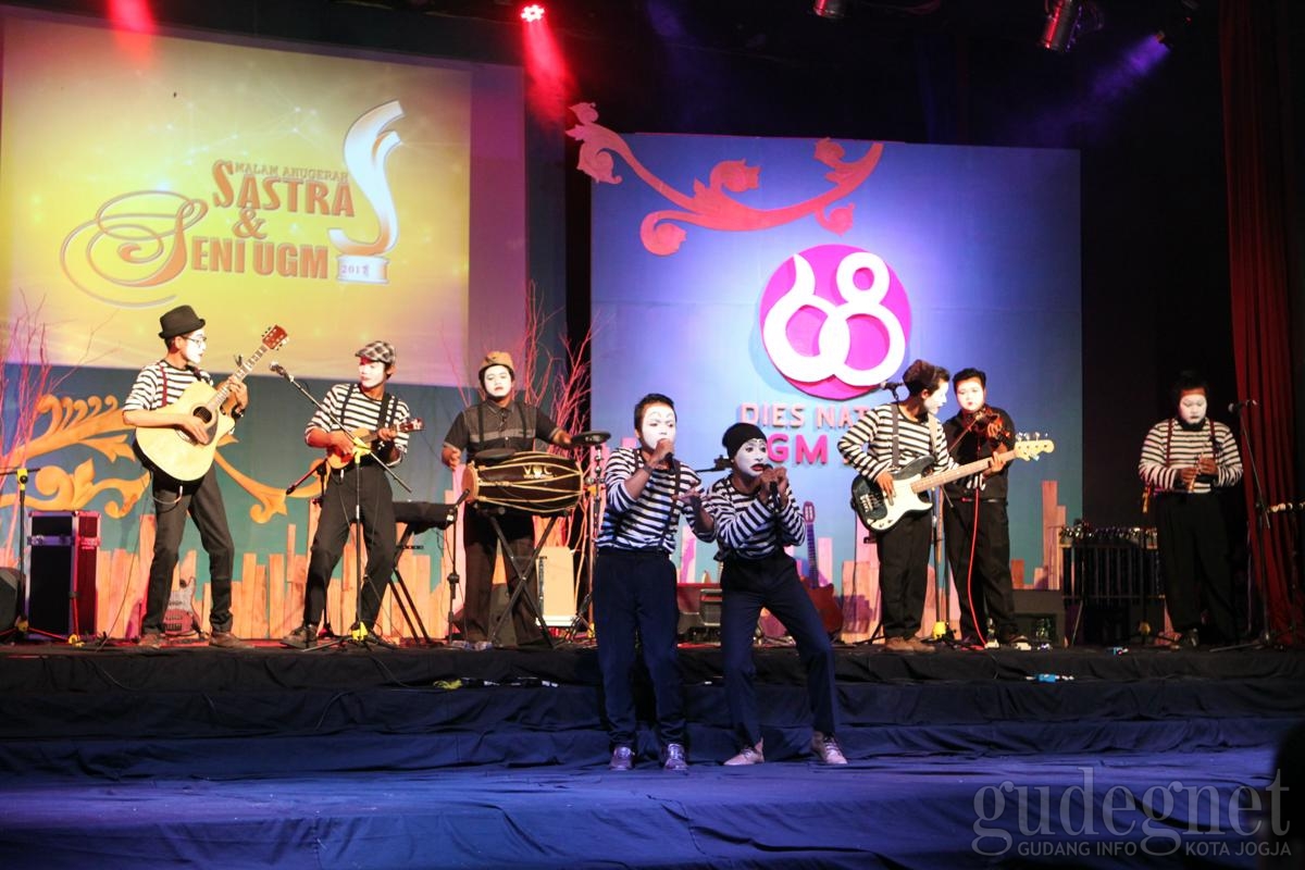 Ini Daftar Penerima Anugerah Sastra dan Seni UGM