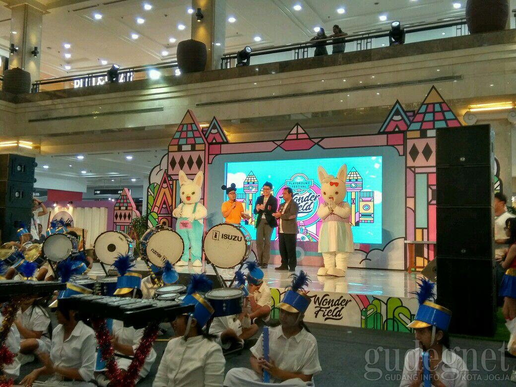 Wonda dan Wondi Ceriakan Wonderfield Plaza Ambarrukmo Wonda dan Wondi Ceriakan Wonderfield Plaza Ambarrukmo