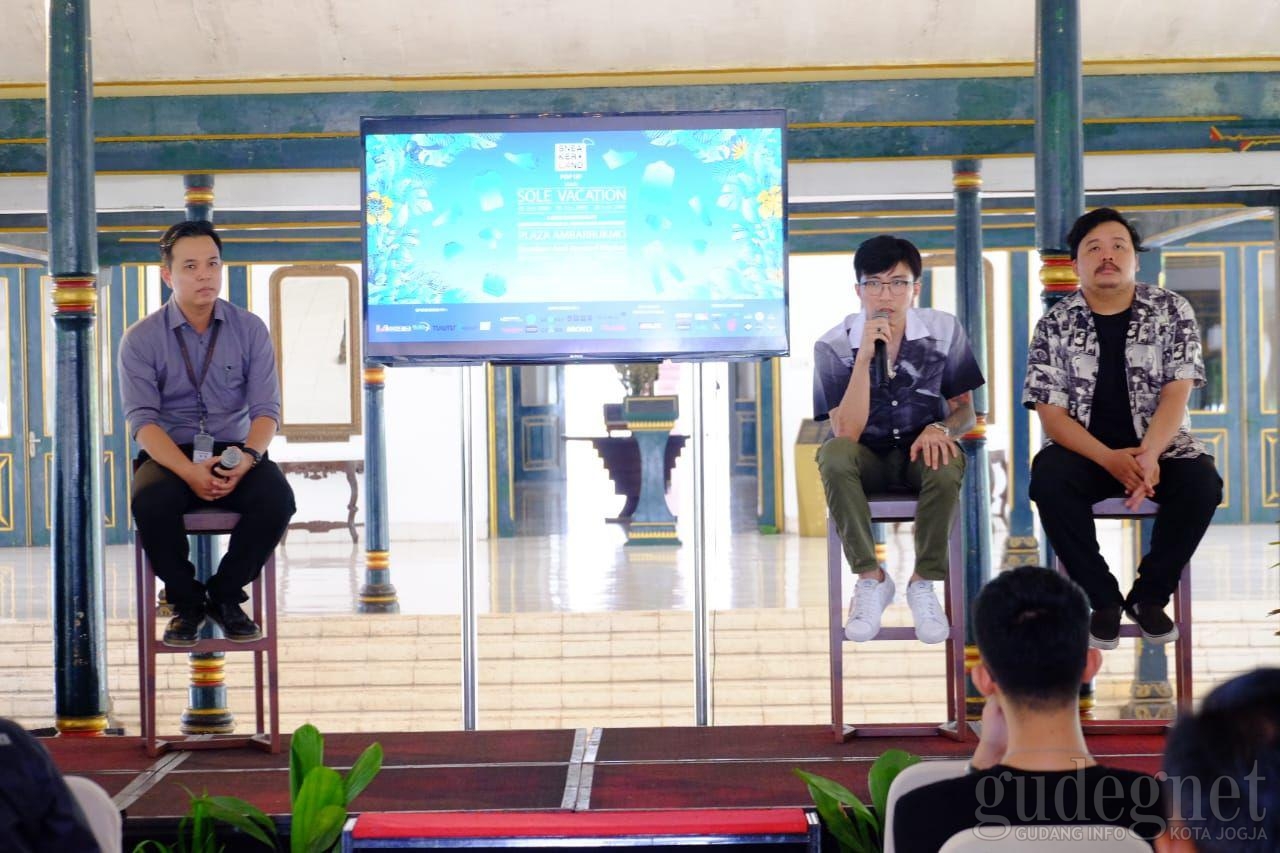 Solevacation 3.0 Tempat Bertemunya Komunitas Sneaker Solevacation 3.0 Tempat Bertemunya Komunitas Sneaker