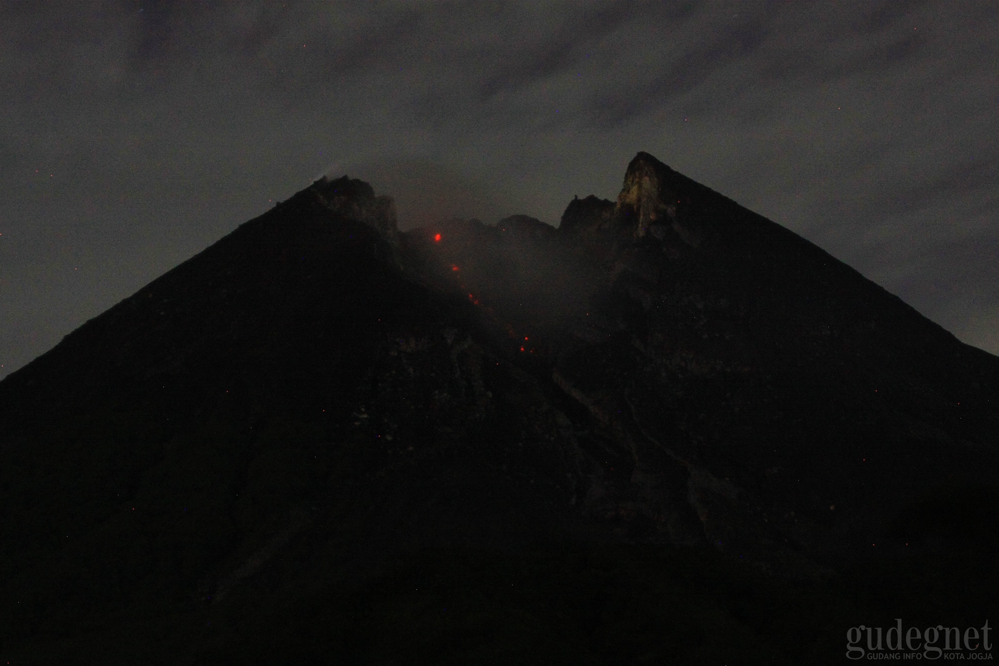 Sepekan Terakhir Merapi Alami 377 Gempa Guguran Lava, Status Waspada Sepekan Terakhir Merapi Alami 377 Gempa Guguran Lava, Status Waspada