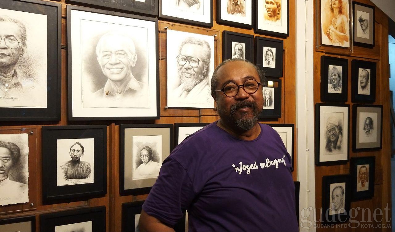 Teater Gandrik Sentil Korupsi Lewat Pensiunan 2049